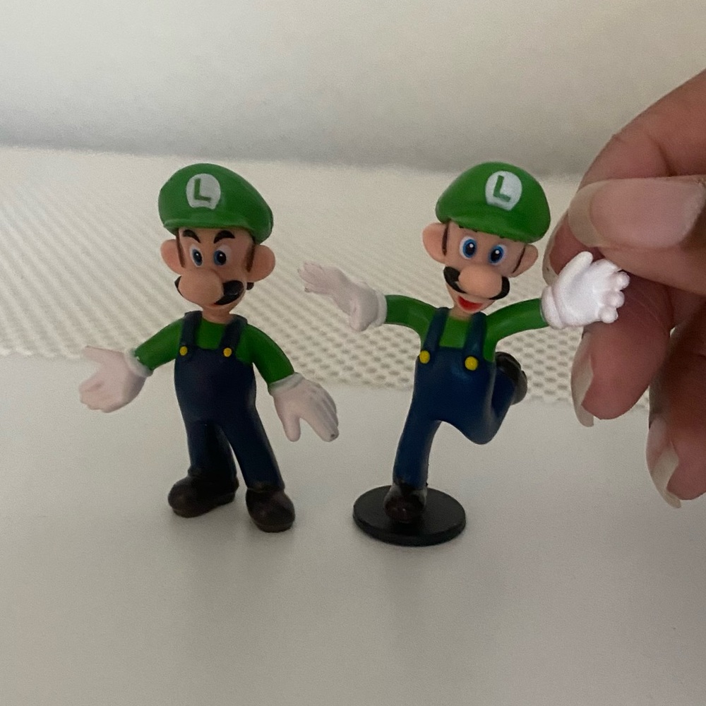 Super Mario mini figurines
